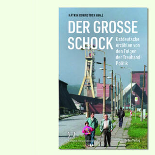 Am 24.9.25 ab 18 Uhr findet die Lesung "Der große Schock" im Stadtteilzentrum Weißensee statt. In dem Buch sprechen Ostdeutsche über ihre Erfahrungen mit der Treuhand-Politik und deren Folgen. Die bewegenden Geschichten handeln von Verlusten, Brüchen - aber auch von Solidarität und neuem Engagemen! 
#stadtteilzentrumweissensee #weißensee #dergroßeschock #kartinrohnstock #bebra #bebraverlag #lesung