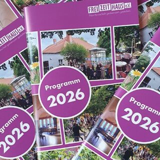 Die neuen Programme sind da! Seit heute liegen im Stadtteilzentrum Weißensee die Programme 2026 für alle Nachbarinnen und Nachbarn bereit. Es gibt wieder viele tolle Veranstaltungen, Kurse und Beratungen.

#stadtteilzentrumweißensee #stadtteilzentrumweissensee #freizeithausev #weißensee #programm2026